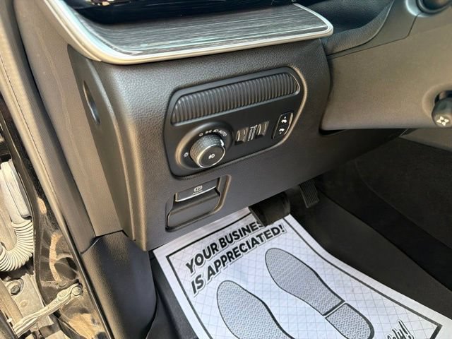 Used 2022 Jeep Wagoneer Series III w/ Premium Group I AWD/4WD image 26