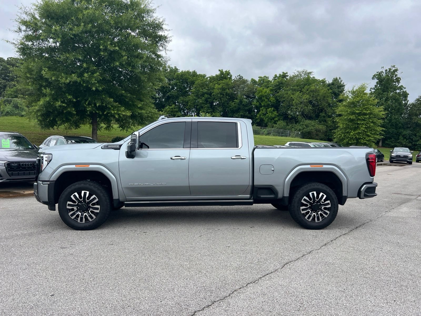Used 2024 GMC Sierra 2500 Denali Ultimate AWD/4WD image 5