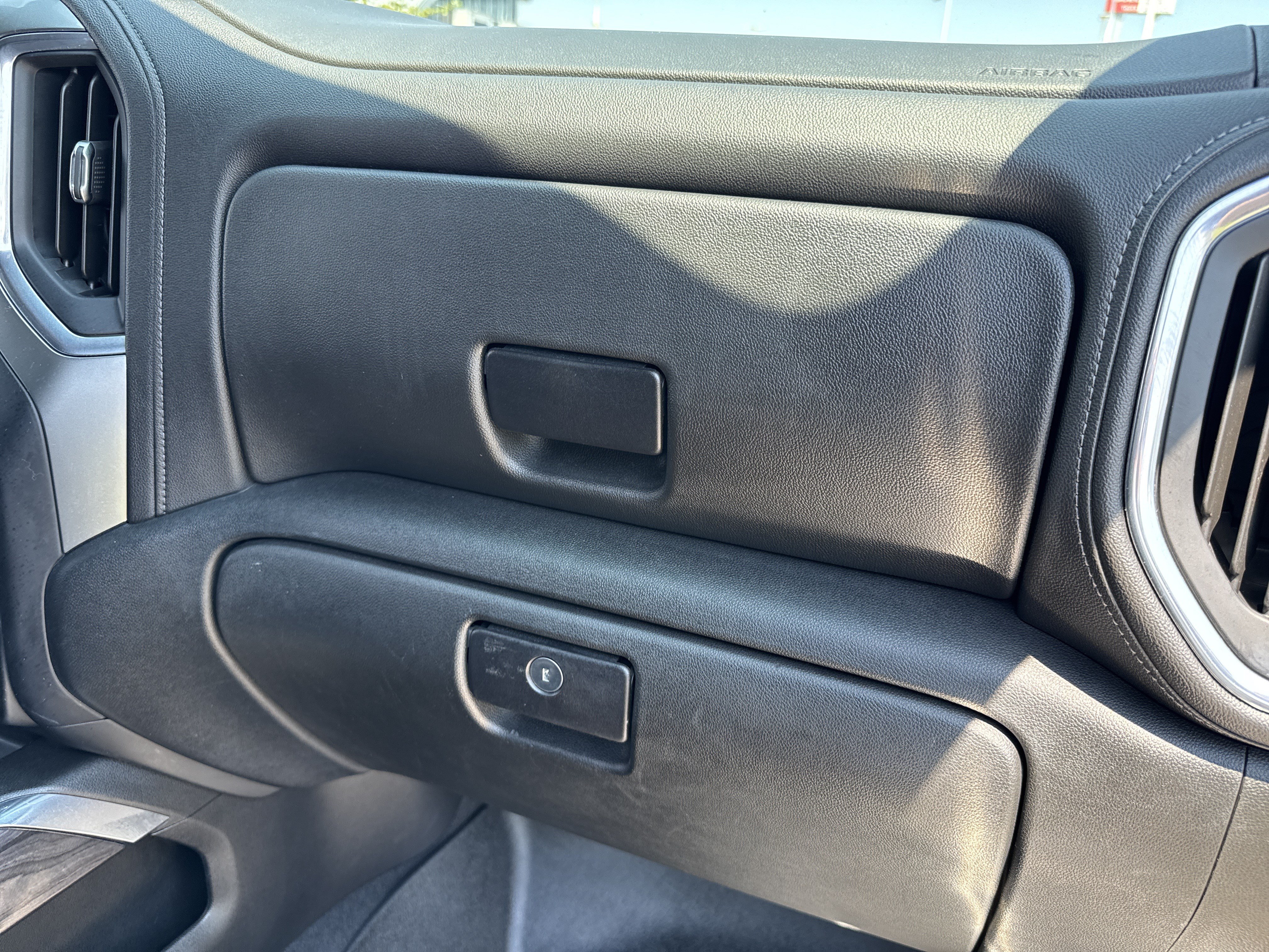 Used 2021 Chevrolet Silverado 1500 LTZ AWD/4WD image 22