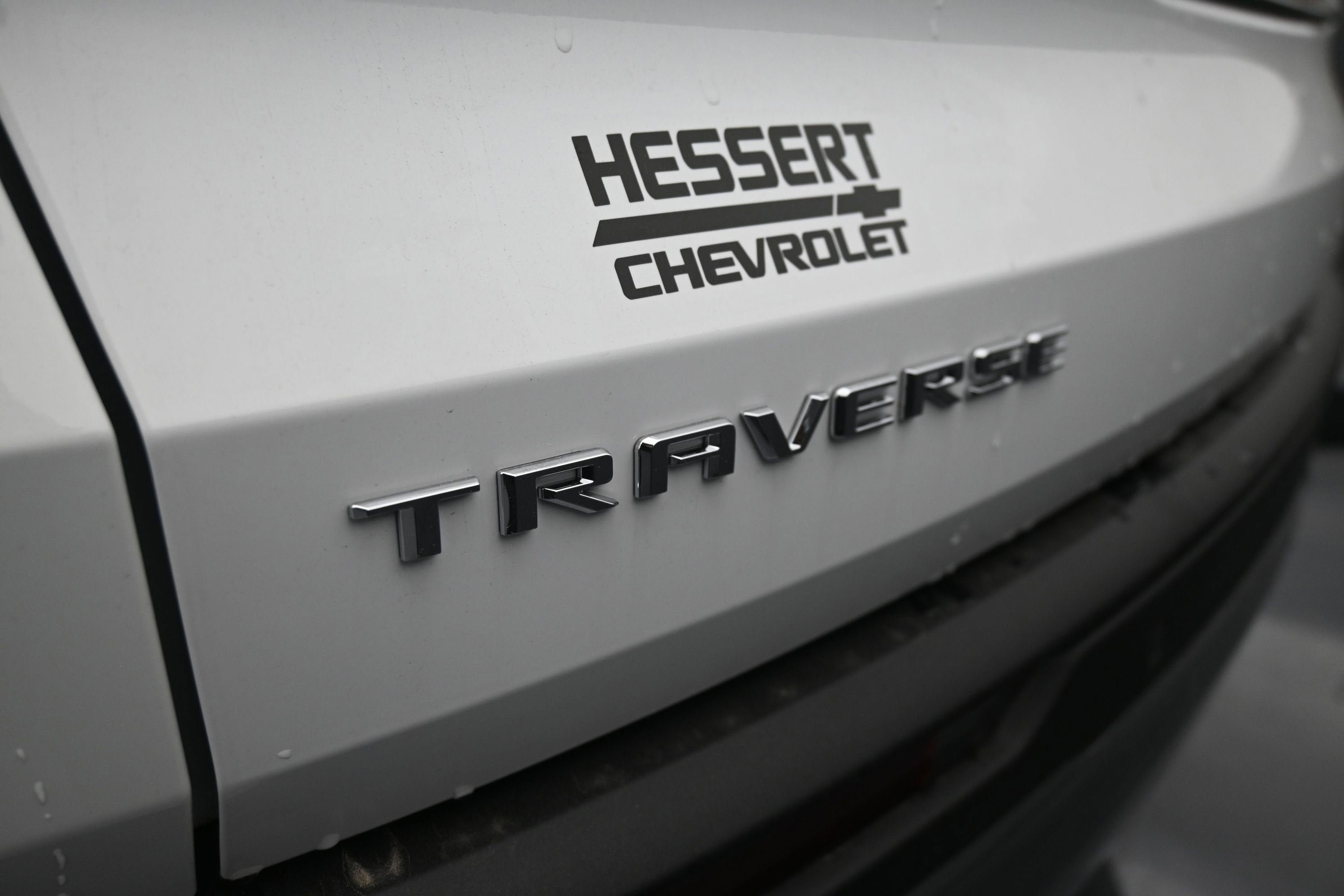 New 2026 Chevrolet Traverse LT w/ Sun and Wheel Package FWD image 32