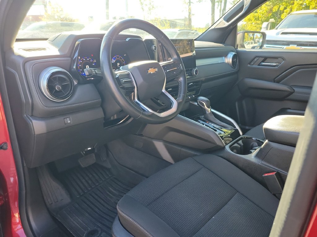 Used 2024 Chevrolet Colorado LT AWD/4WD image 25