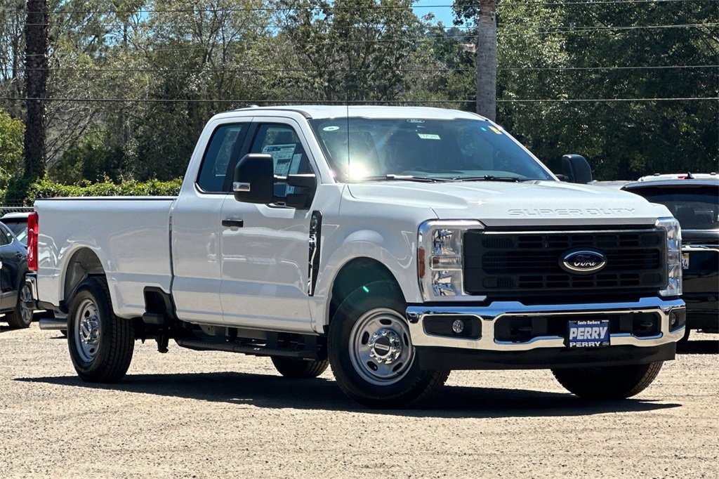 New 2025 Ford F250 XL w/ XL Chrome Package