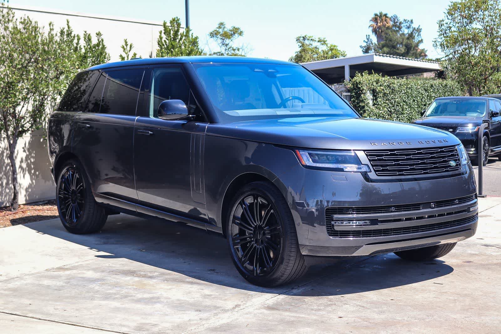 New 2026 Land Rover Range Rover Long Wheelbase SE AWD/4WD image 3