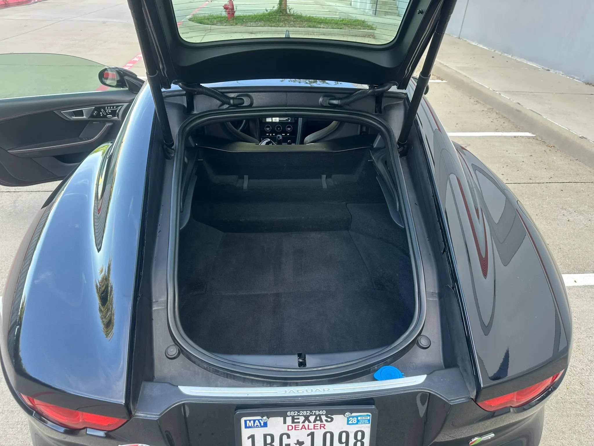 Used 2015 Jaguar F-TYPE R RWD image 17