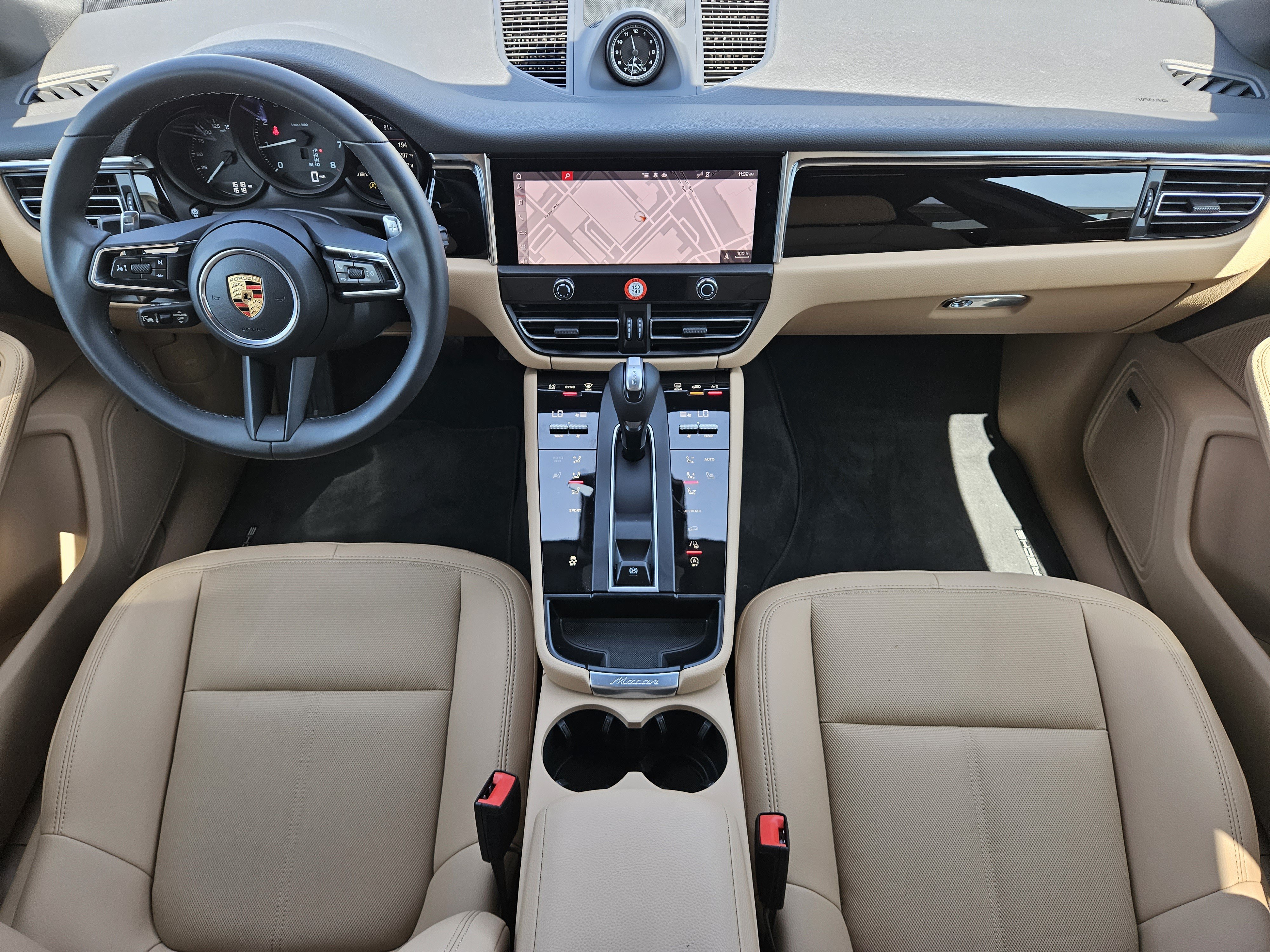 Certified 2026 Porsche Macan AWD/4WD image 25