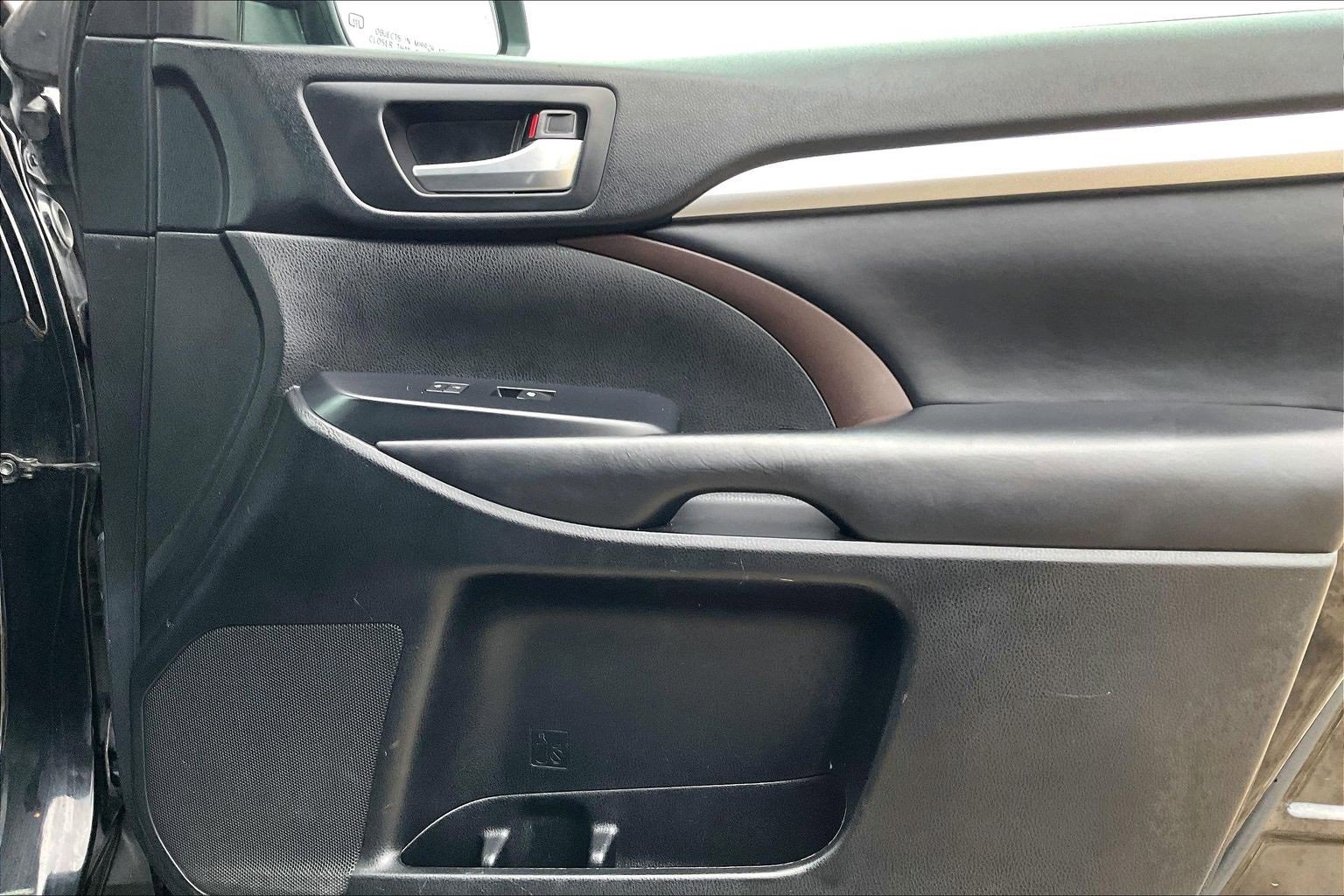 Used 2018 Toyota Highlander XLE image 22