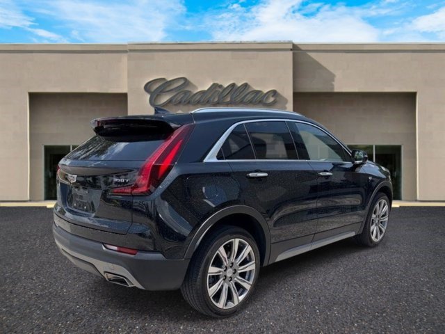 Certified 2023 Cadillac XT4 Premium Luxury AWD/4WD image 3