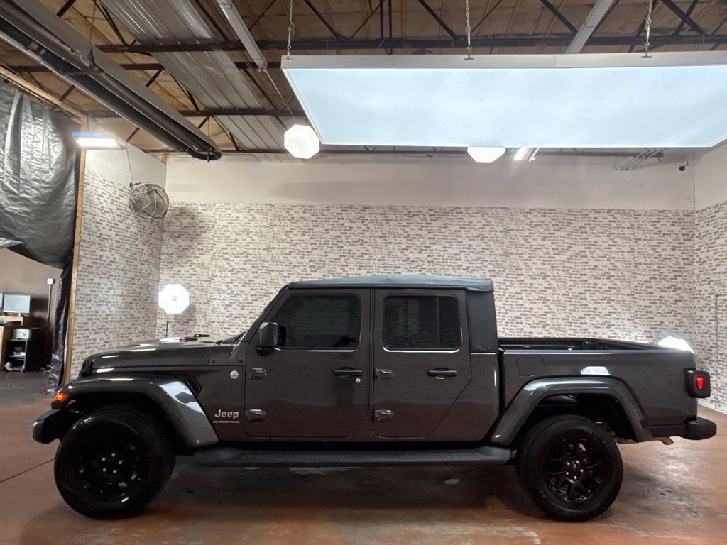 Used 2023 Jeep Gladiator Overland AWD/4WD image 4