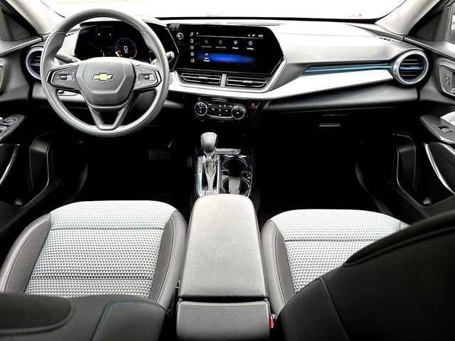 Used 2026 Chevrolet Trax LT FWD image 28