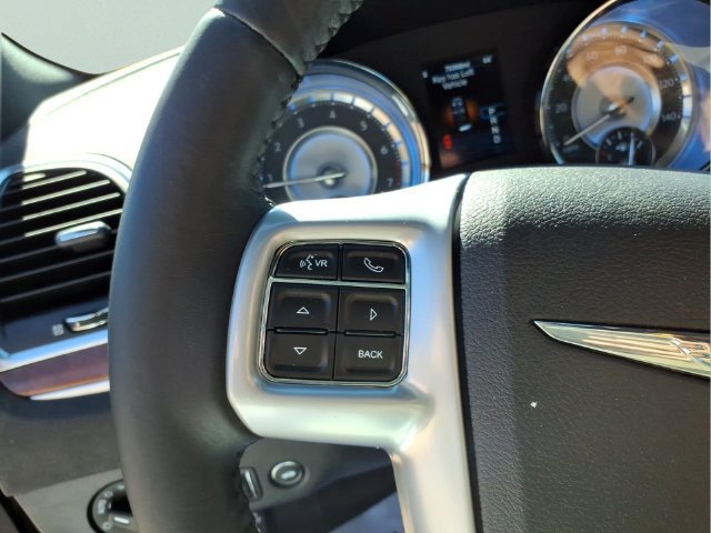 Used 2014 Chrysler 300 AWD w/ Driver Convenience Group image 20