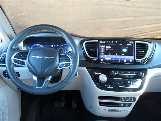 Used 2022 Chrysler Pacifica Touring-L FWD image 20