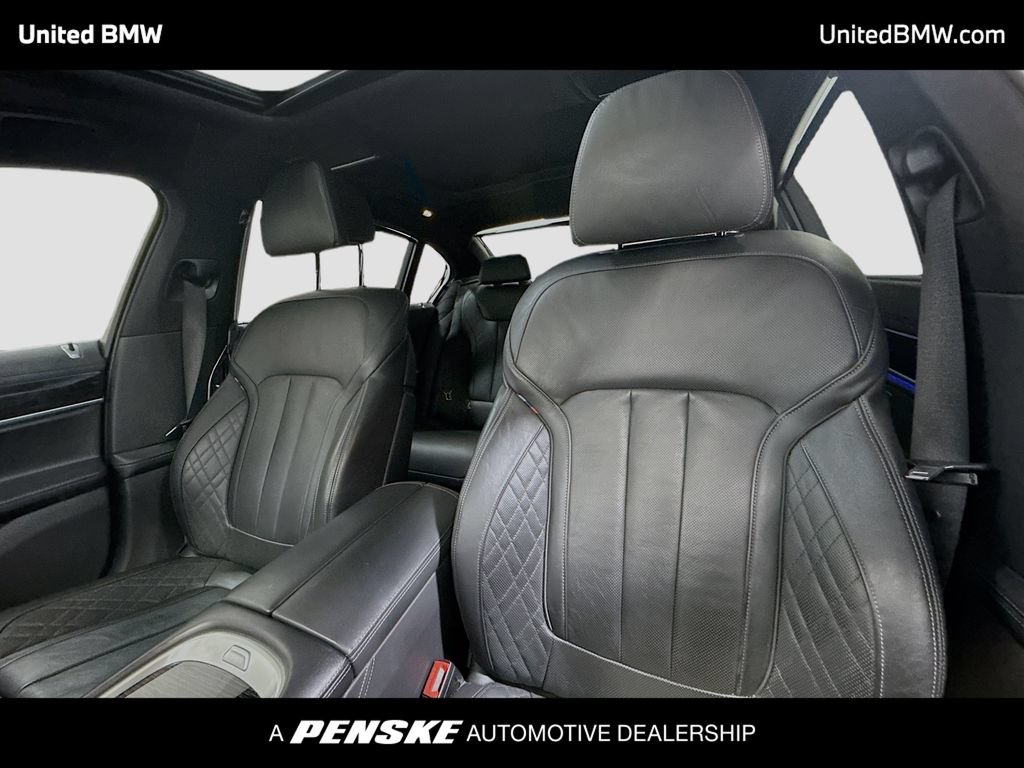 Used 2020 BMW 740i w/ M Sport Package RWD image 5