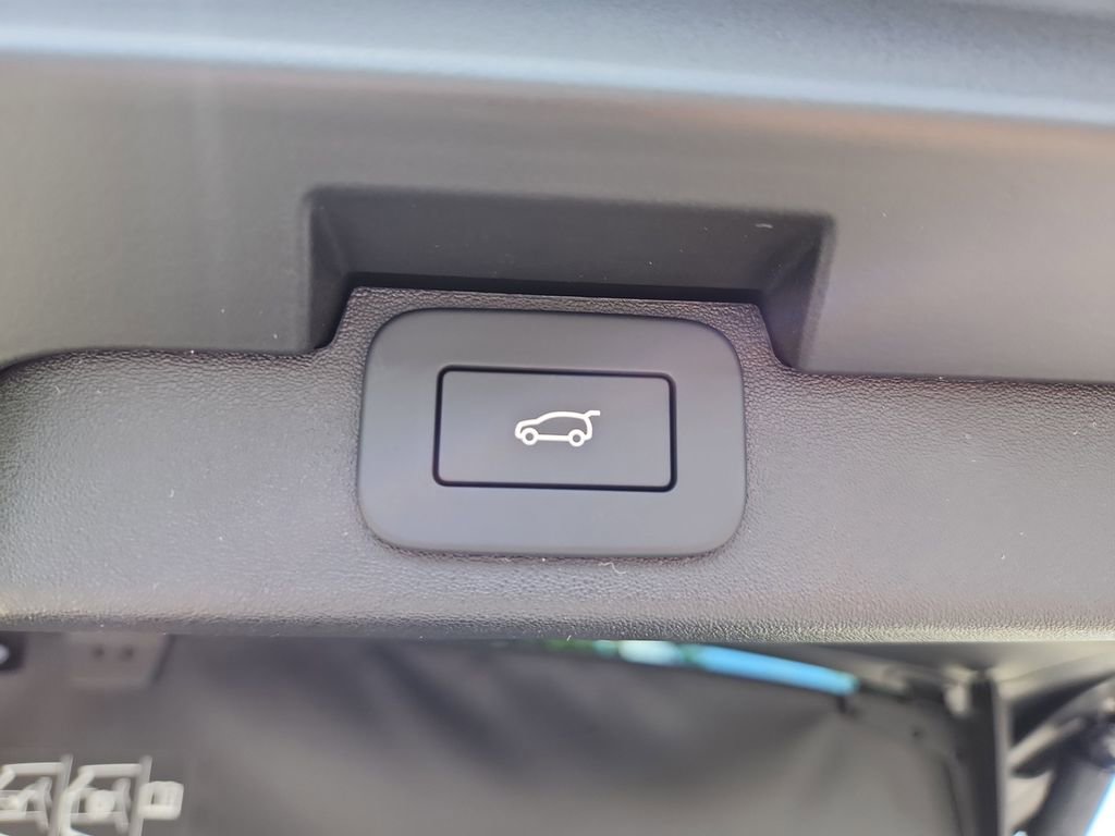 Certified 2025 Land Rover Discovery S AWD/4WD image 14