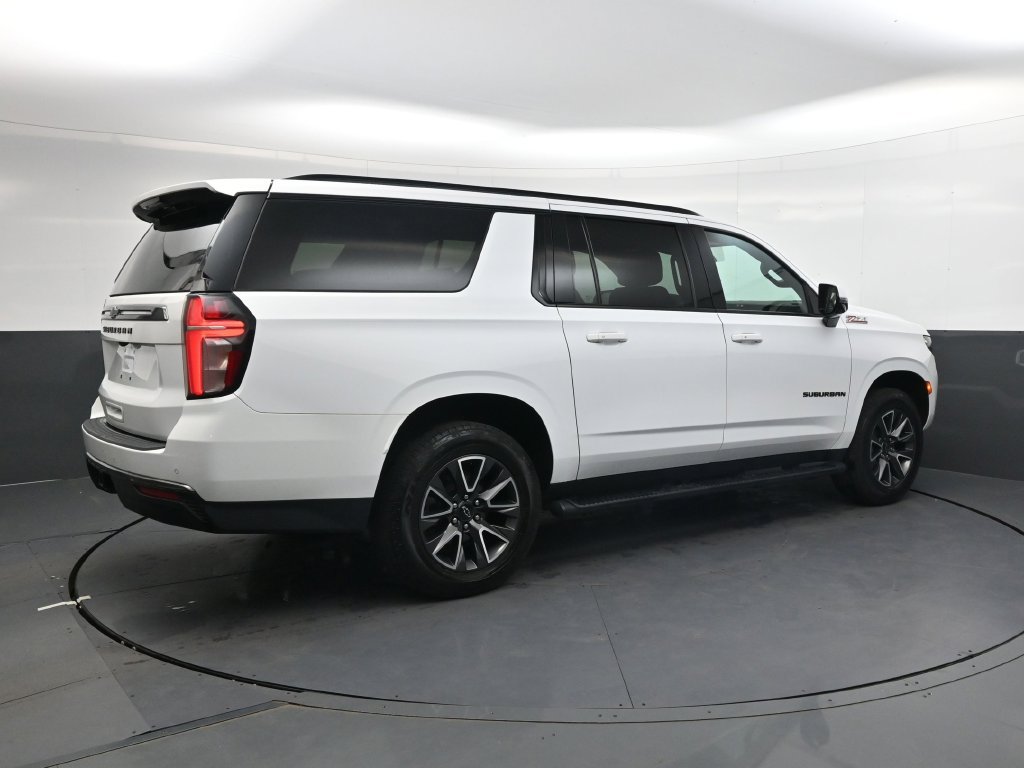 Used 2022 Chevrolet Suburban Z71 w/ Luxury Package AWD/4WD image 4