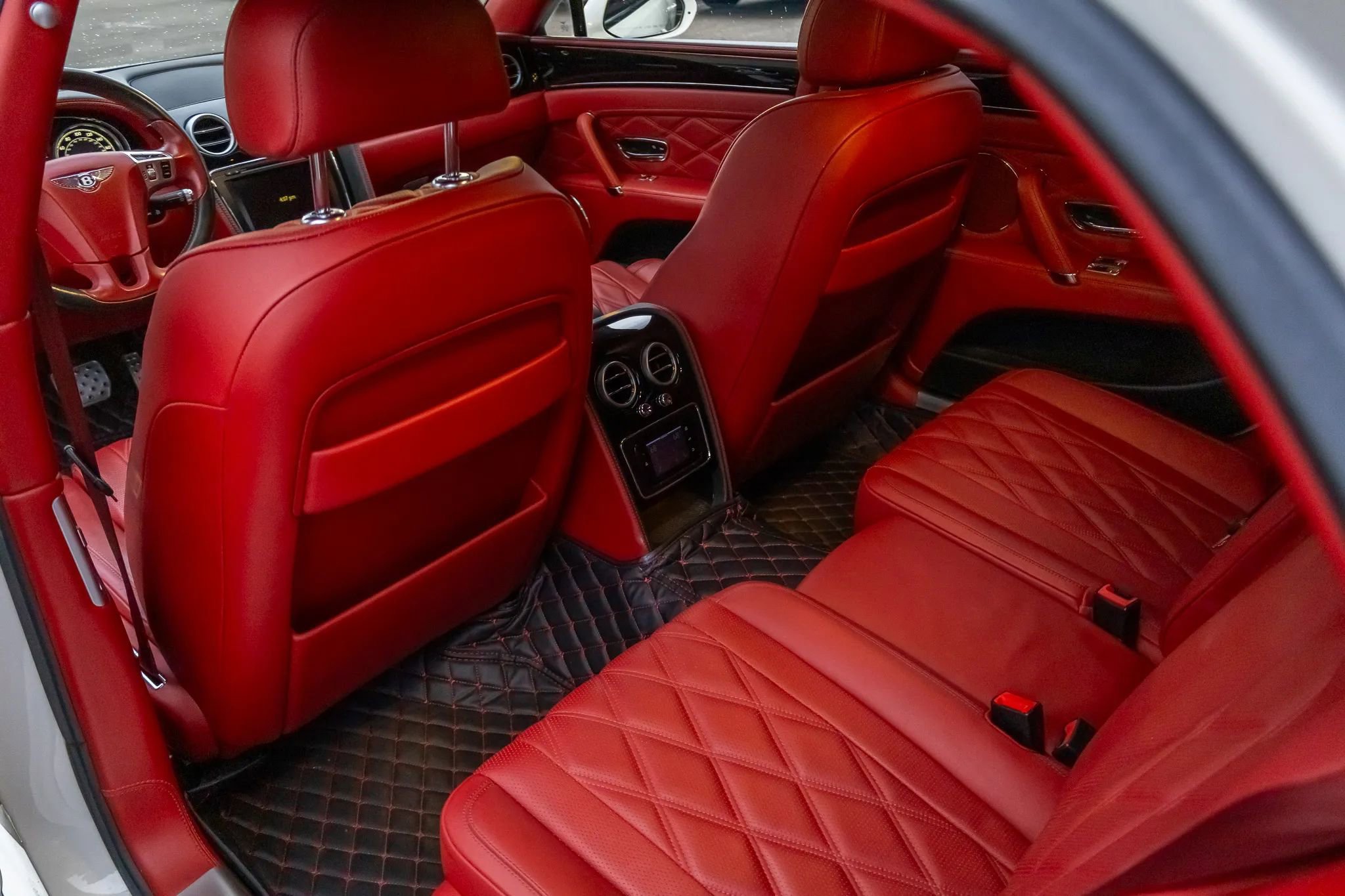 Used 2015 Bentley Flying Spur V8 image 58