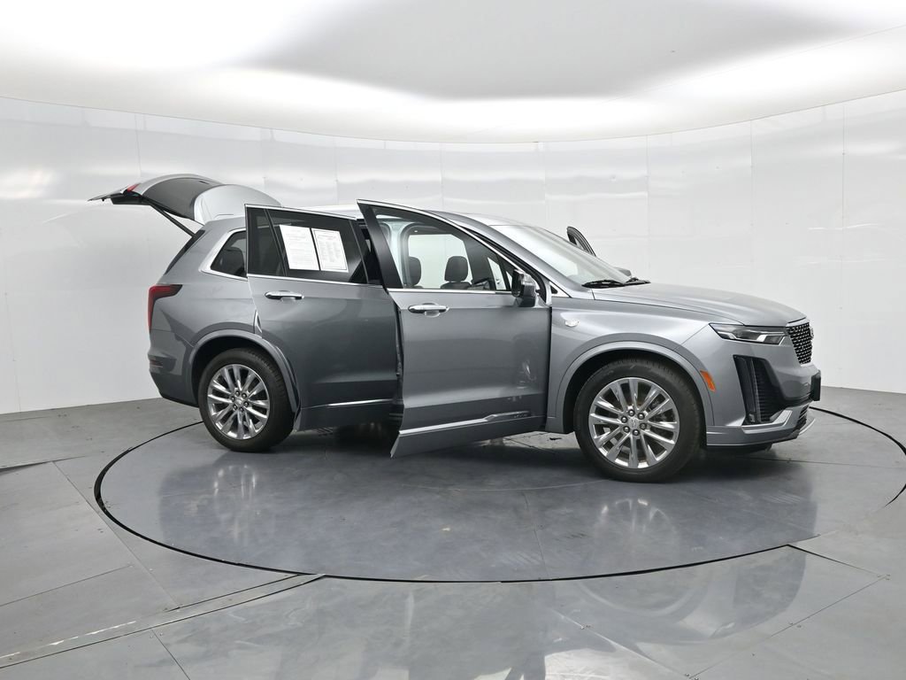 Used 2023 Cadillac XT6 Premium Luxury image 31