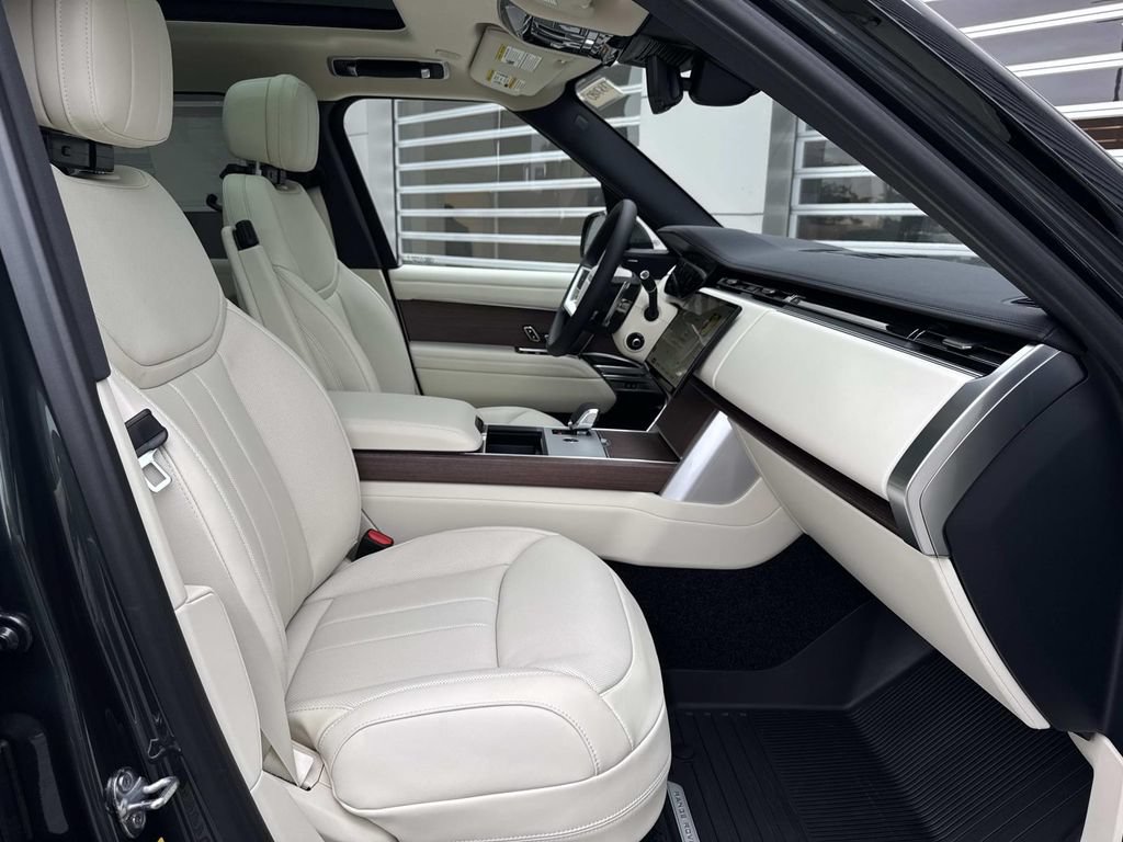 New 2026 Land Rover Range Rover SE AWD/4WD image 10