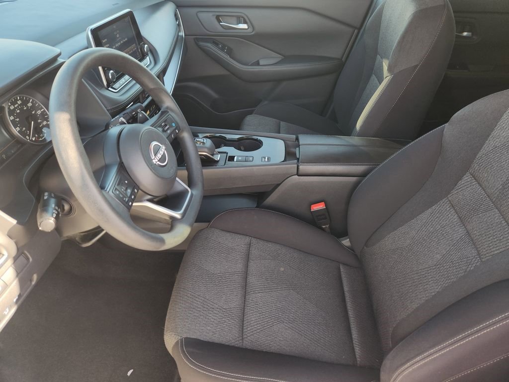 Used 2024 Nissan Rogue SV image 13