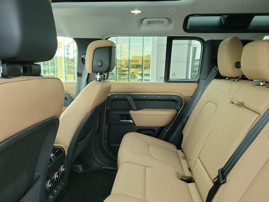 Certified 2025 Land Rover Defender 110 S AWD/4WD image 15