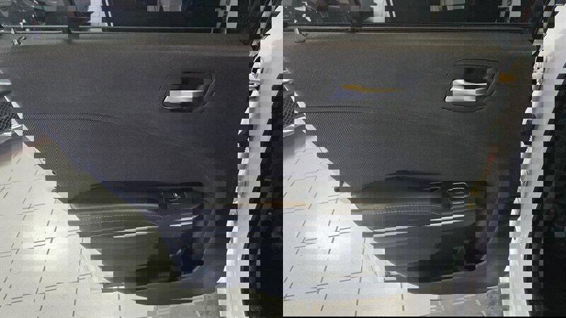 Used 2016 Dodge Charger SE w/ Sport Appearance Group image 19