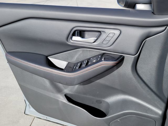 Used 2025 Nissan Rogue SV w/ Rock Creek Premium Package image 7