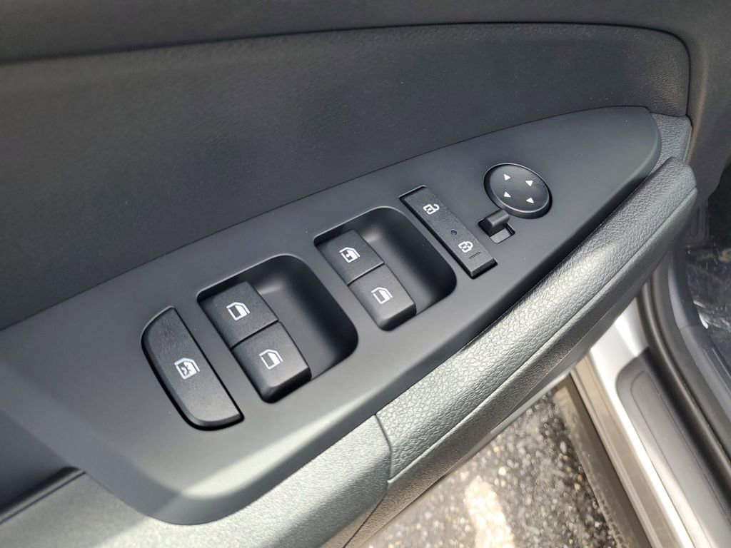 New 2025 Kia Sportage LX FWD image 9