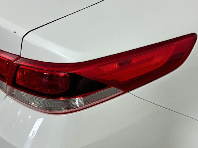 Used 2018 Kia Optima LX w/ 17" Alloy Wheels Package FWD image 30