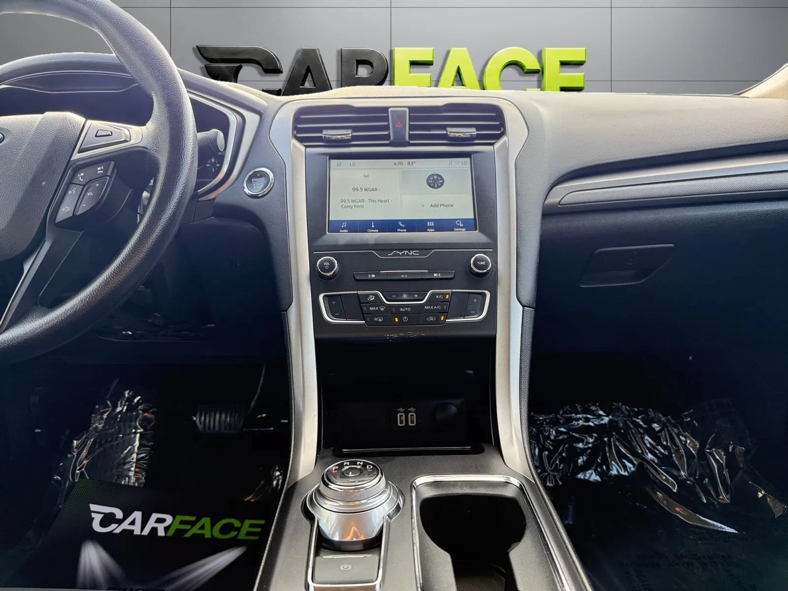 Used 2020 Ford Fusion SE FWD image 25