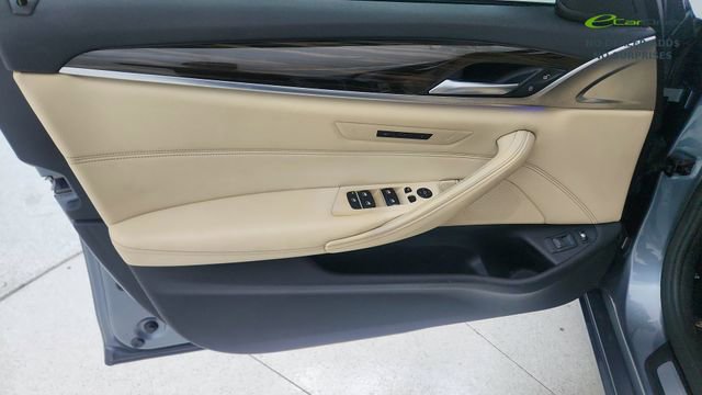 Used 2018 BMW 530e w/ Premium Package 2 RWD image 37