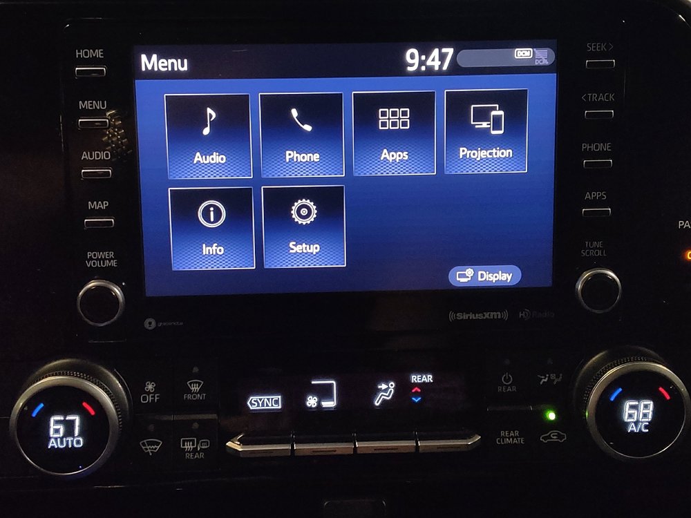 Used 2021 Toyota Highlander LE image 25