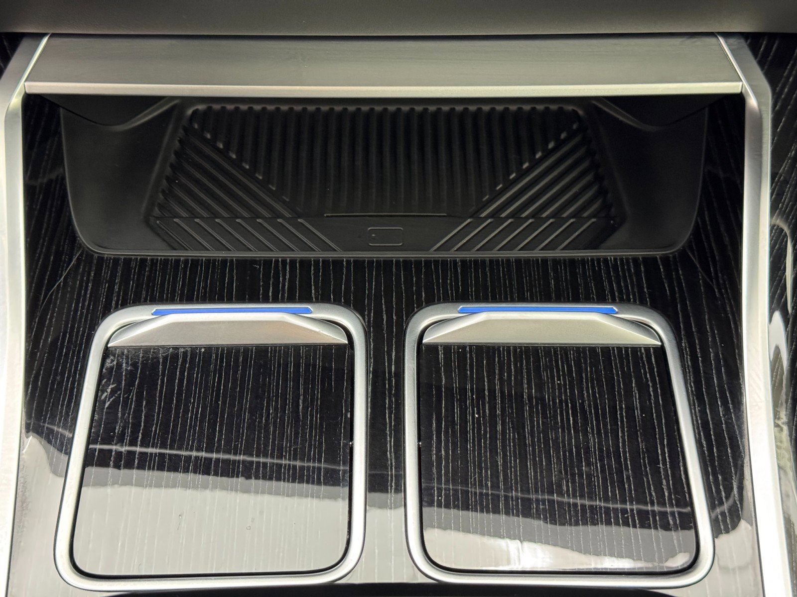 Used 2024 BMW 740i w/ Premium Package 2 image 35