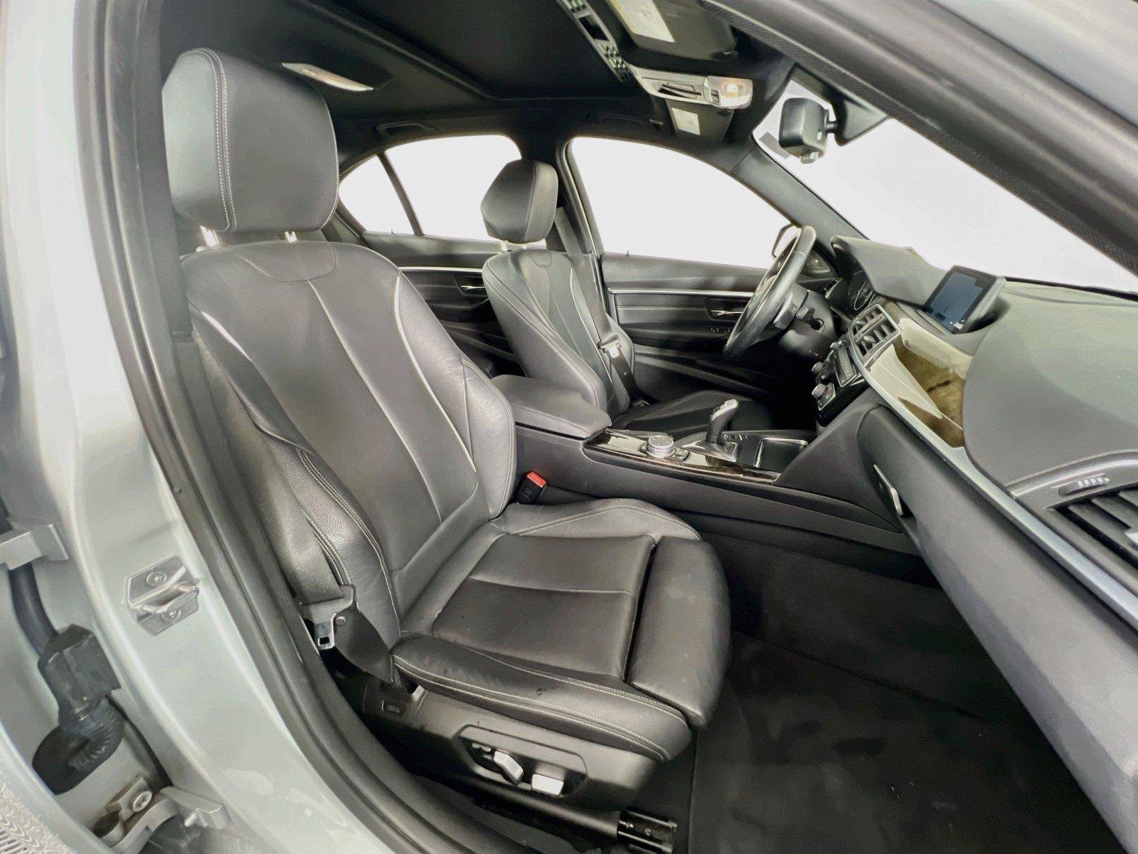 Used 2017 BMW 340i xDrive Sedan AWD/4WD image 26