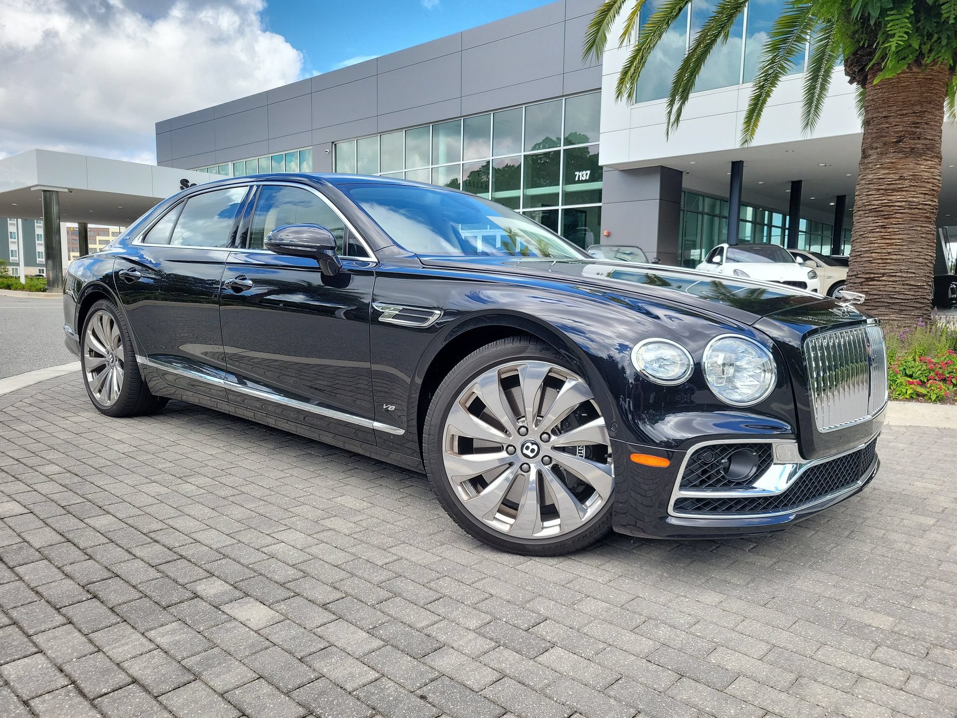 Used 2021 Bentley Flying Spur V8 AWD/4WD image 7