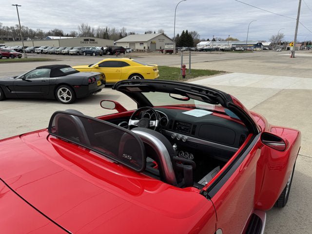 Used 2005 Chevrolet SSR w/ Preferred Equipment Group RWD image 29