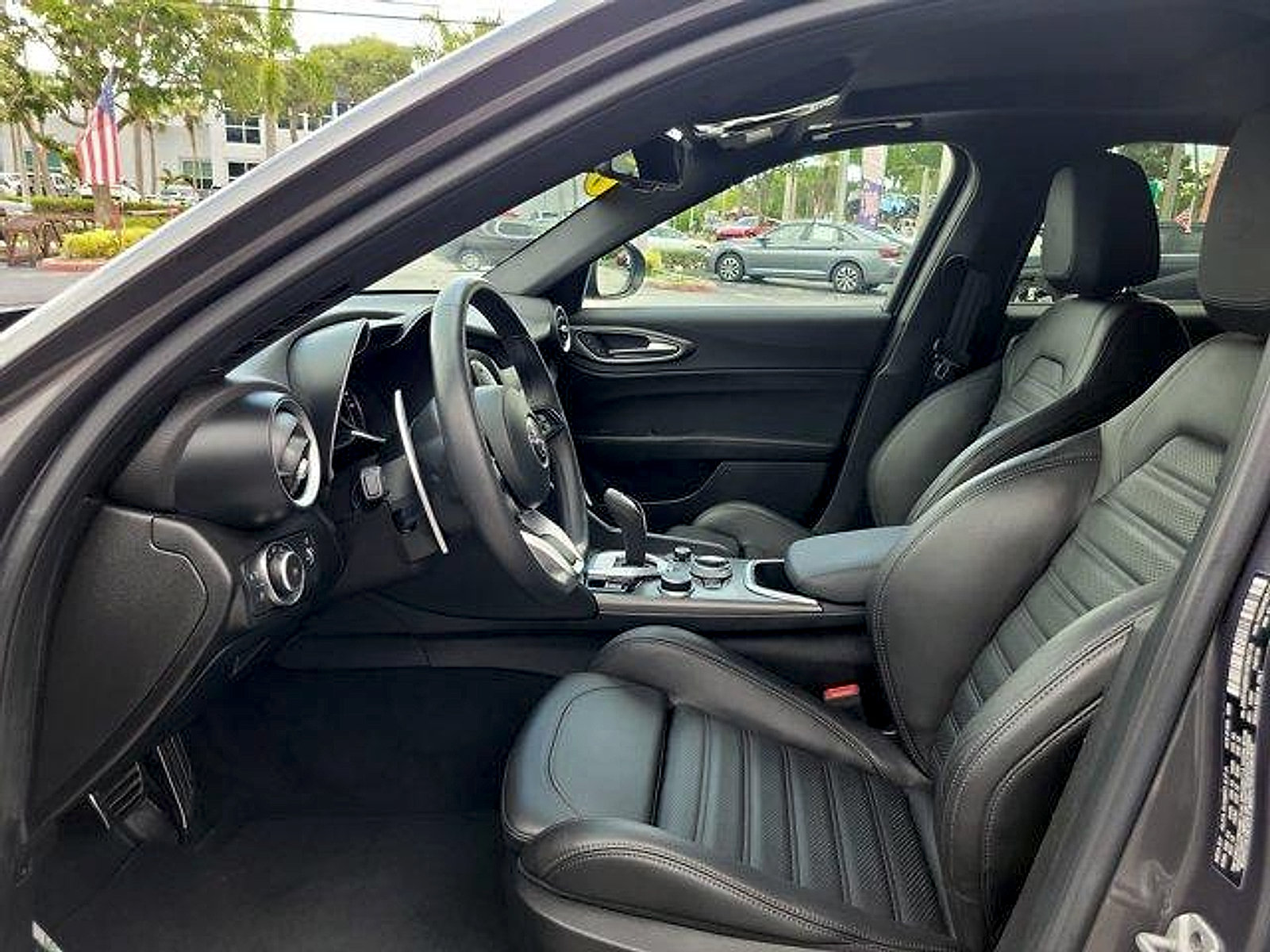 Used 2022 Alfa Romeo Giulia Veloce RWD image 19