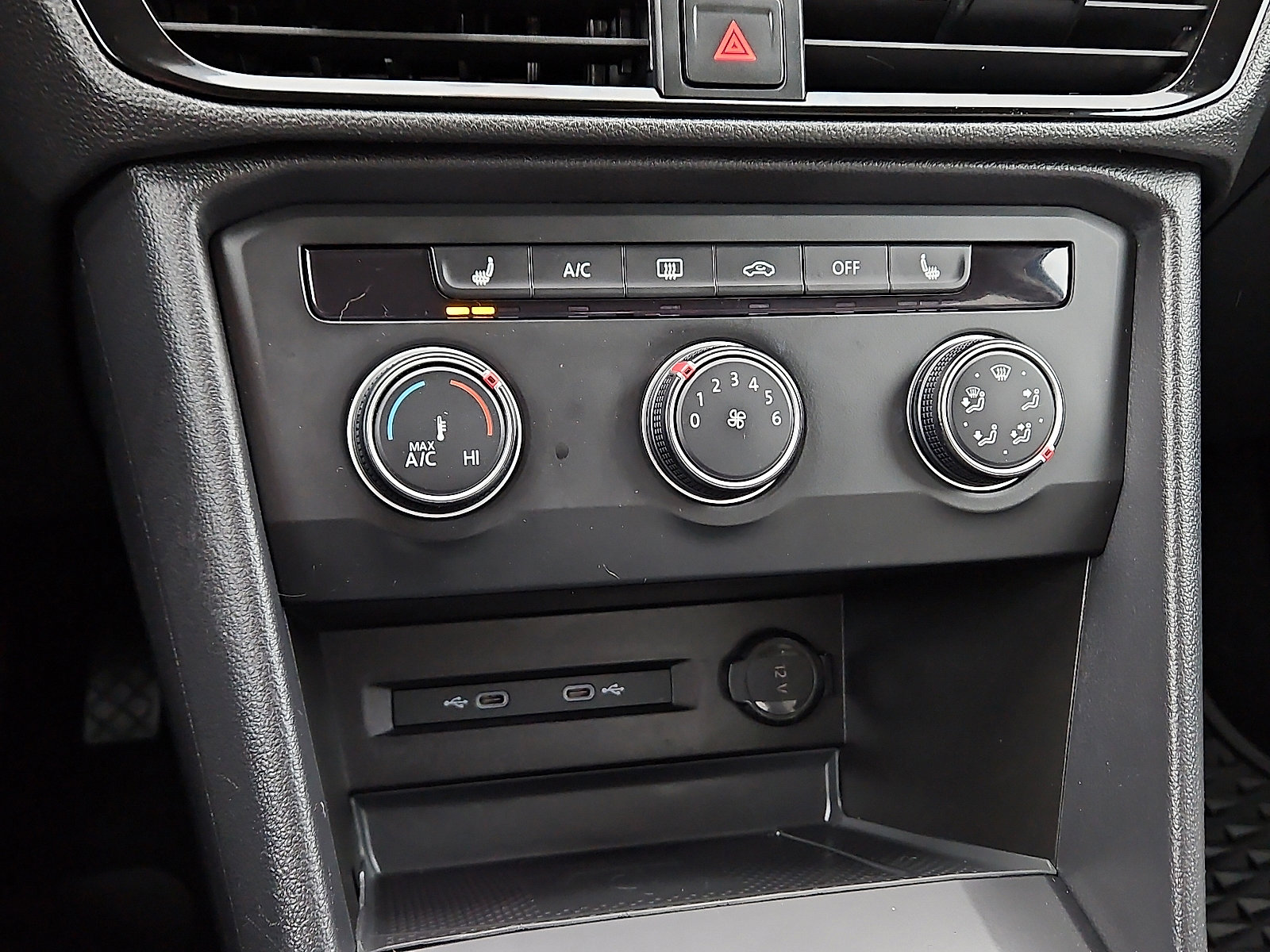 Certified 2022 Volkswagen Taos SE image 14