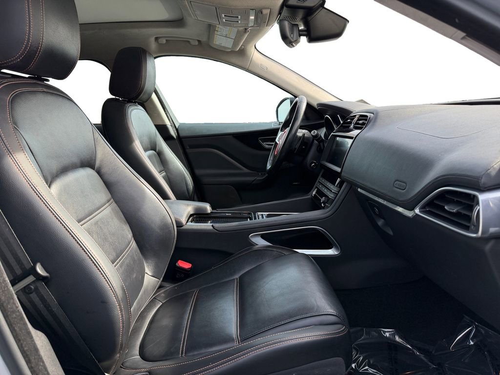 Used 2020 Jaguar F-PACE Prestige image 17