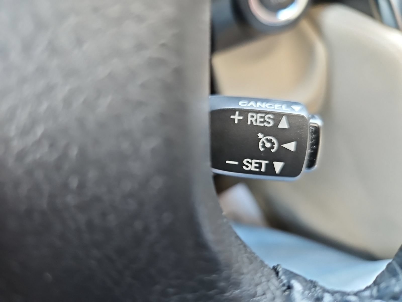 Used 2013 Toyota Camry XLE w/ Leather Pkg FWD image 30