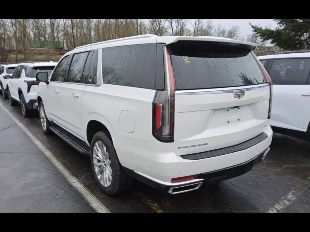 Used 2022 Cadillac Escalade ESV Premium Luxury AWD/4WD image 3