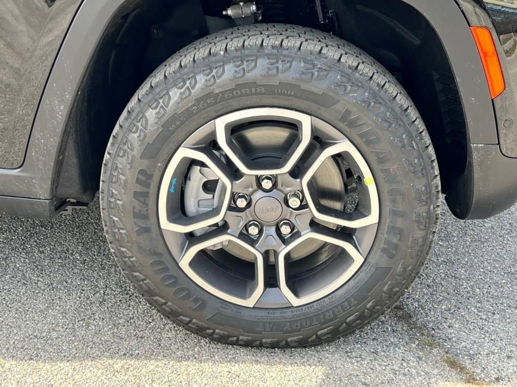 New 2023 Jeep Grand Cherokee Trailhawk w/ Advanced Protech Group II image 4