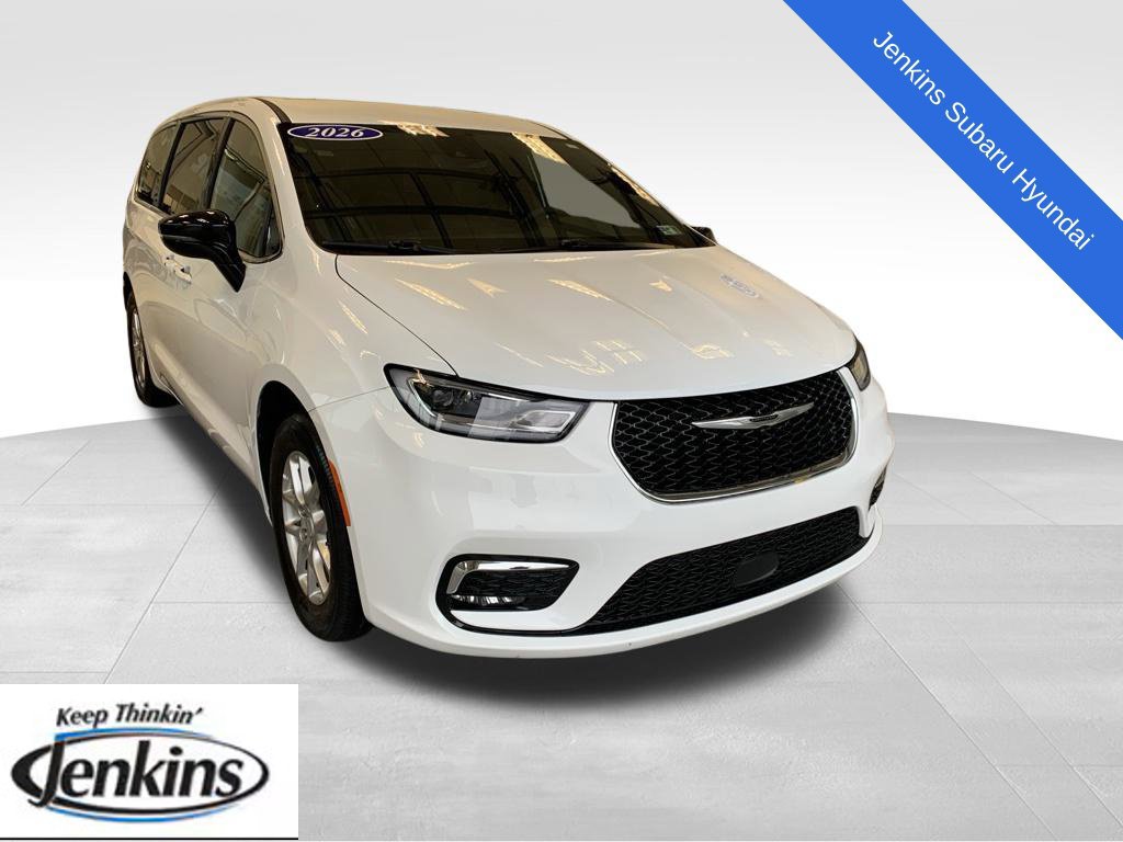 Used 2026 Chrysler Pacifica Select