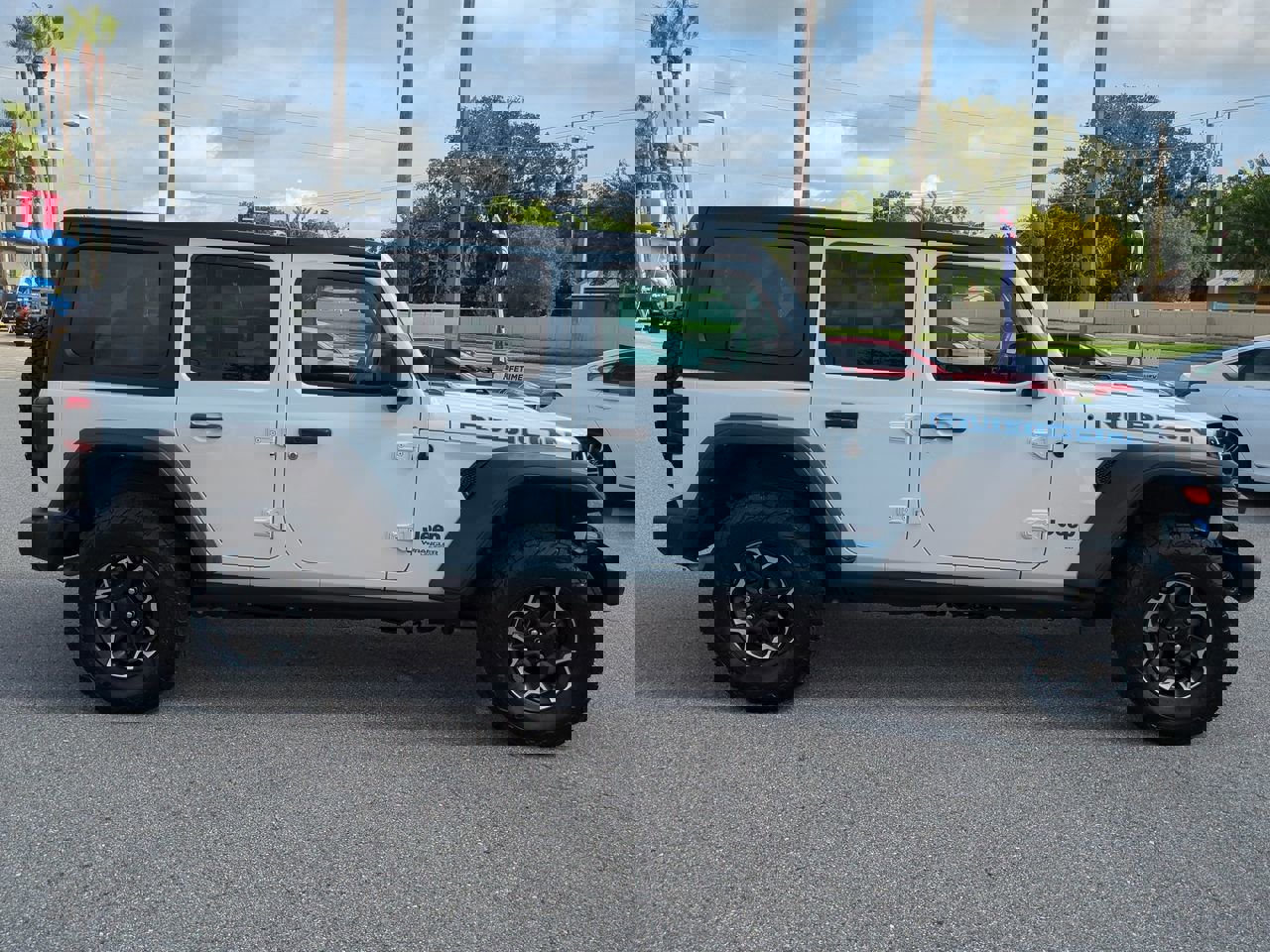 Used 2022 Jeep Wrangler Unlimited Rubicon 4xe image 3