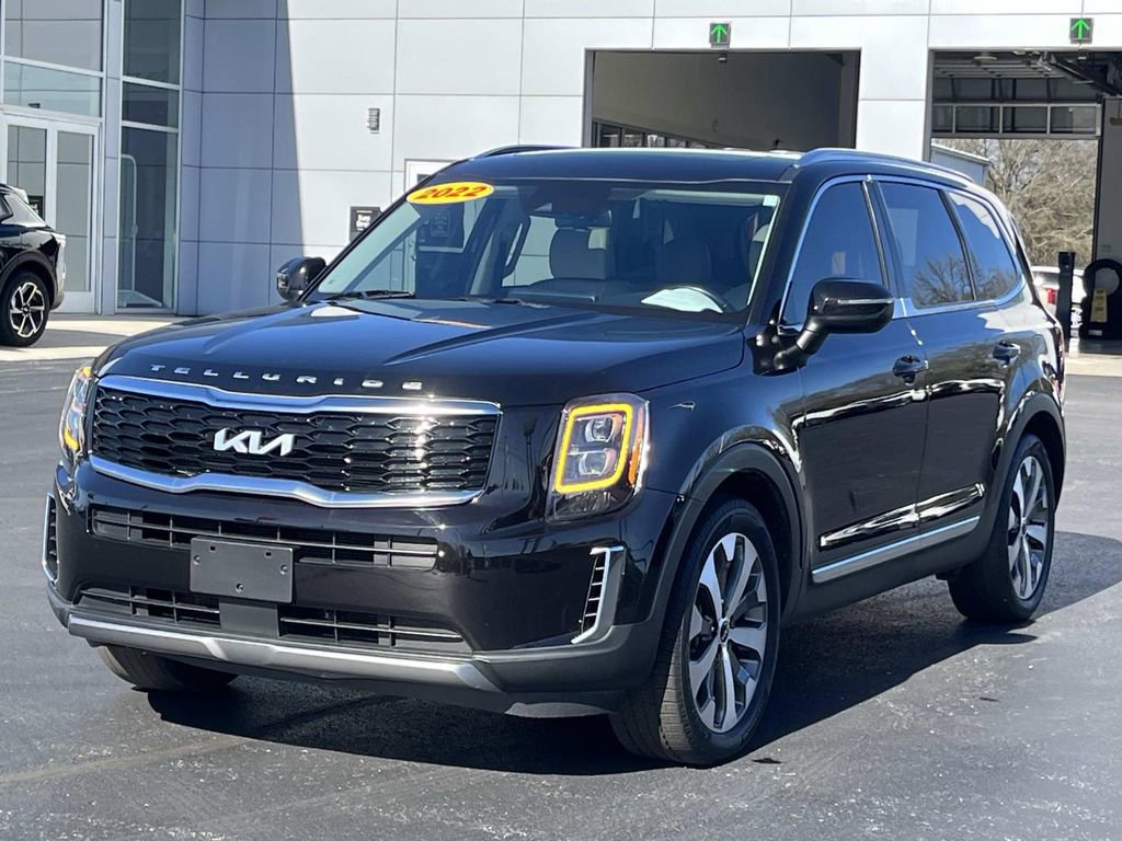 Used 2022 Kia Telluride EX w/ EX Premium Package image 3