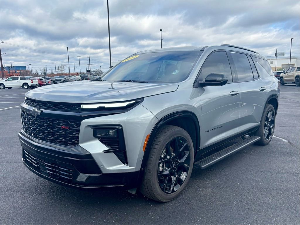 Used 2024 Chevrolet Traverse RS w/ LPO, Floor Liner Package image 3