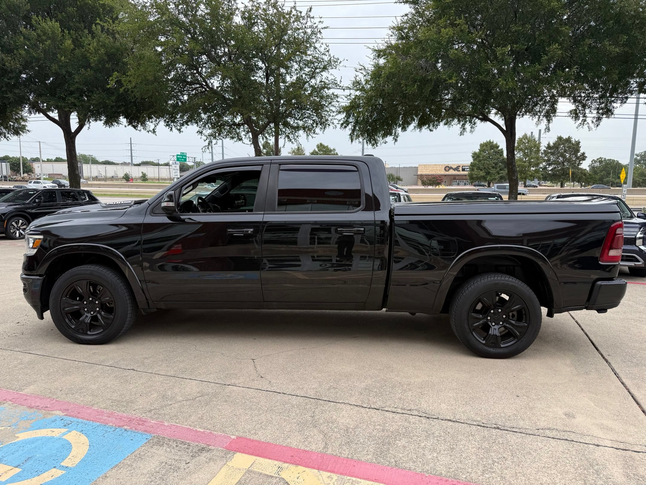 Used 2019 RAM 1500 Laramie w/ Sport Appearance Package AWD/4WD image 2
