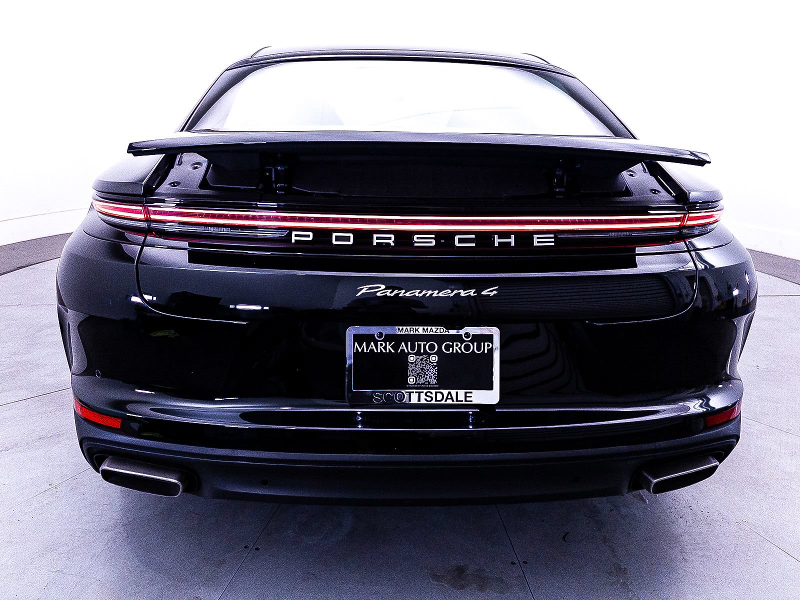 Used 2024 Porsche Panamera 4 w/ Premium Package AWD/4WD image 17