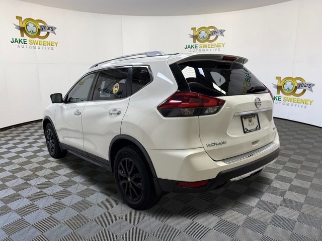 Used 2018 Nissan Rogue SV w/ Sun & Sound Touring Package image 7