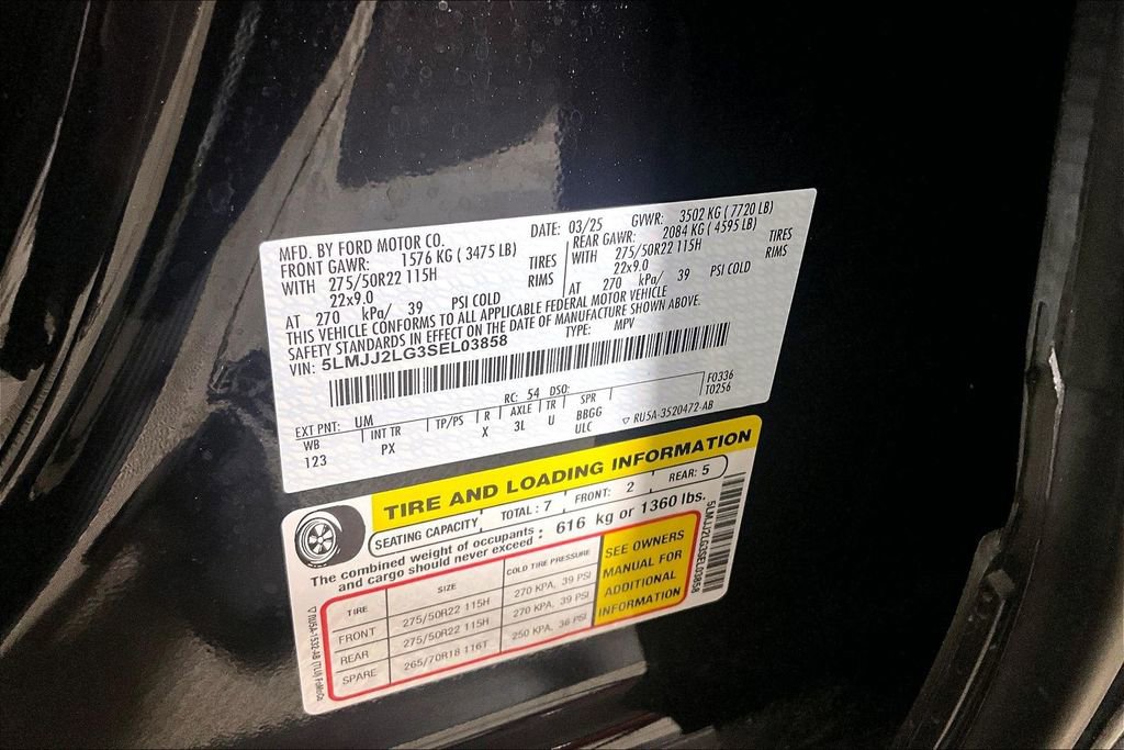 Used 2025 Lincoln Navigator Reserve image 27