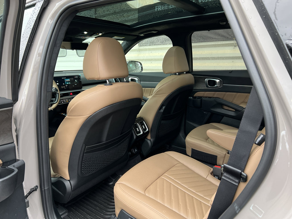 New 2026 Kia Sorento SX Prestige w/ Olive Brown Leather Package image 12
