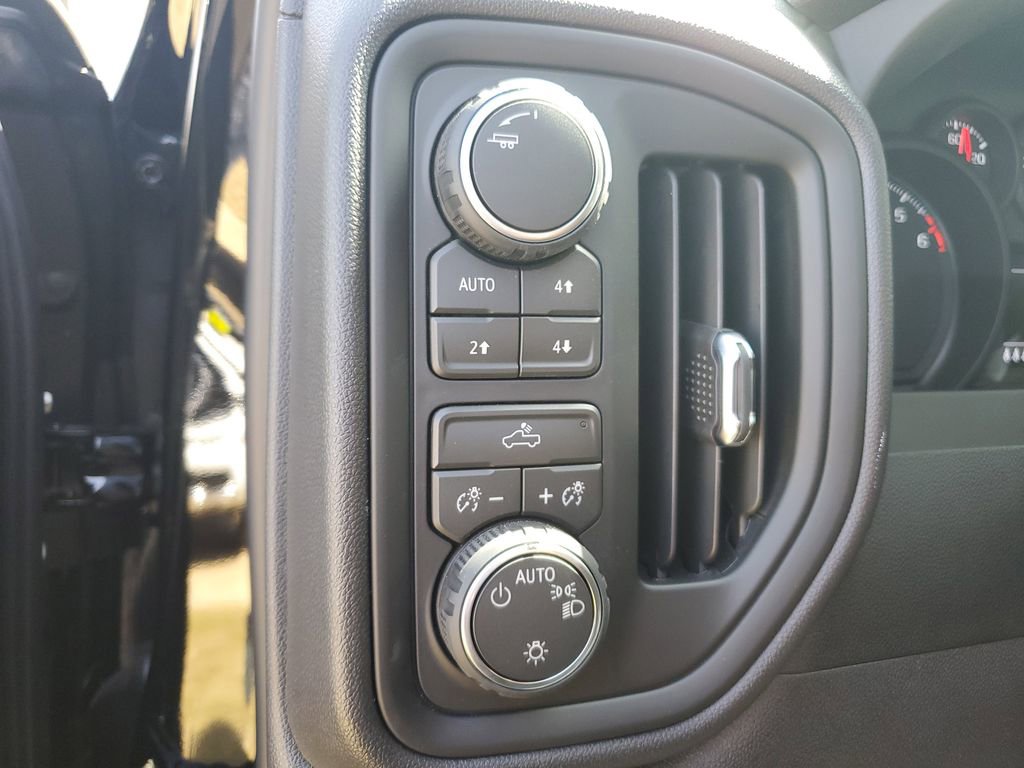 New 2026 Chevrolet Silverado 1500 Custom Trail Boss AWD/4WD image 23